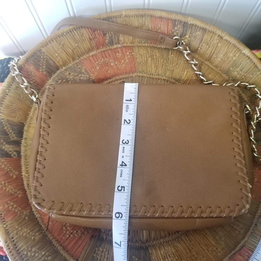Forever 21 Faux Leather Crossbody Purse with Gold Chain - Picture 6 of 6